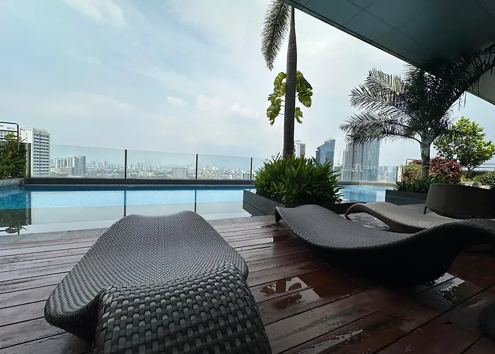 Tahanan At Salcedo Skysuites 4*