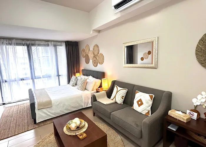 Tahanan At Salcedo Skysuites 4* Manila